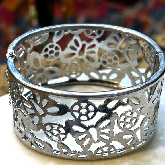 Lovely Silver Butterfly Scroll Cuff Bracelet - Picture 4 of 6